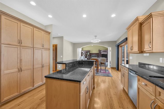 545 Evergreen Lane, Robins, IA 52328