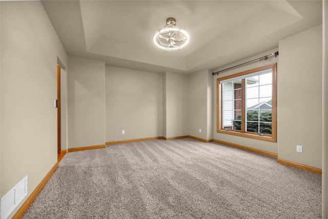 545 Evergreen Lane, Robins, IA 52328