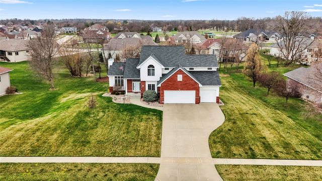 545 Evergreen Lane, Robins, IA 52328