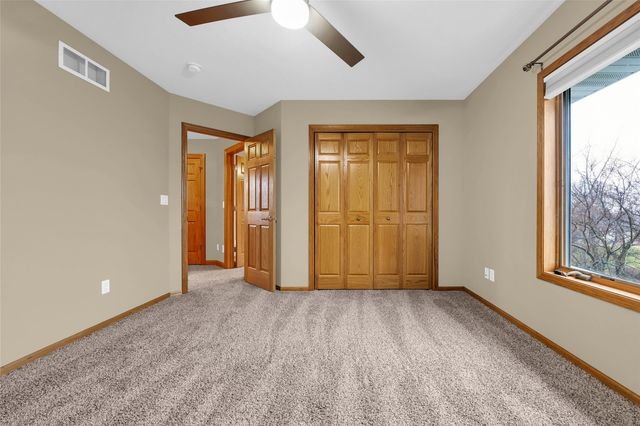 545 Evergreen Lane, Robins, IA 52328