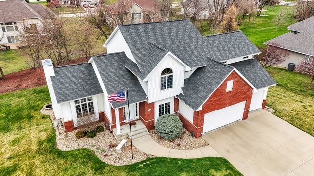 545 Evergreen Lane, Robins, IA 52328
