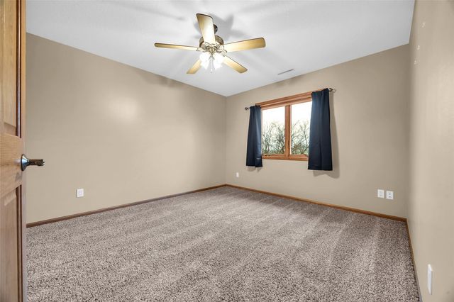 545 Evergreen Lane, Robins, IA 52328