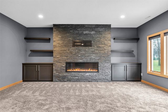 545 Evergreen Lane, Robins, IA 52328