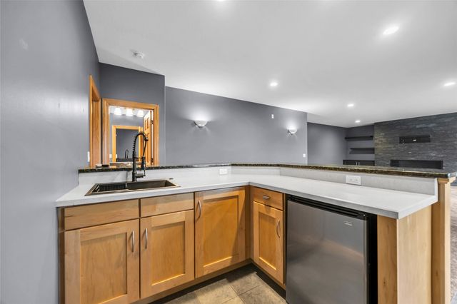 545 Evergreen Lane, Robins, IA 52328