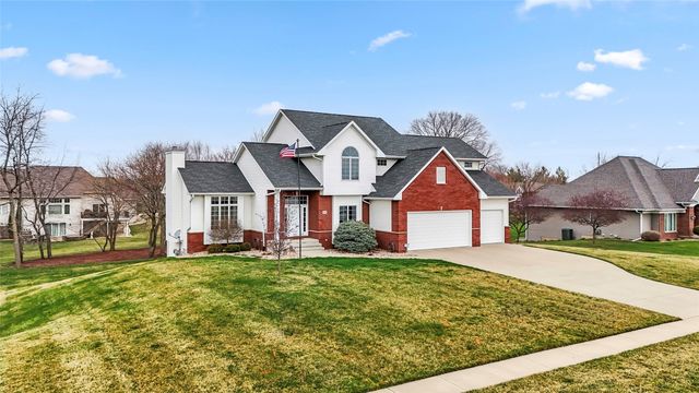545 Evergreen Lane, Robins, IA 52328