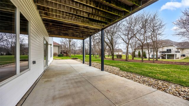 545 Evergreen Lane, Robins, IA 52328