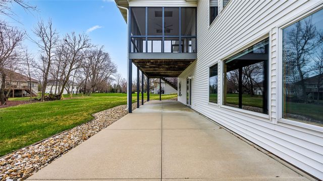 545 Evergreen Lane, Robins, IA 52328
