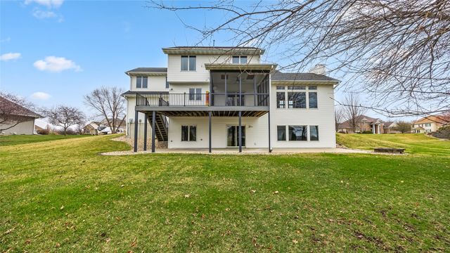 545 Evergreen Lane, Robins, IA 52328