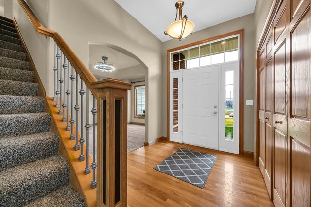 545 Evergreen Lane, Robins, IA 52328