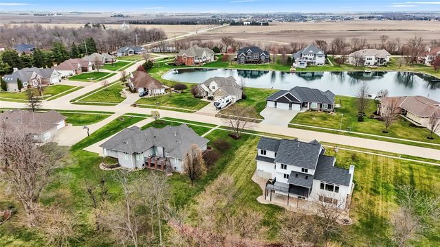 545 Evergreen Lane, Robins, IA 52328