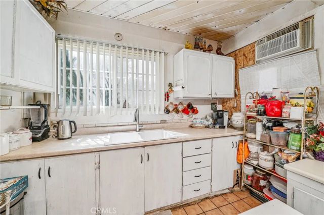 3459 Acacia, San Bernardino, CA 92405