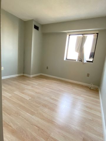 15 N Beacon 226, Boston, MA 02134