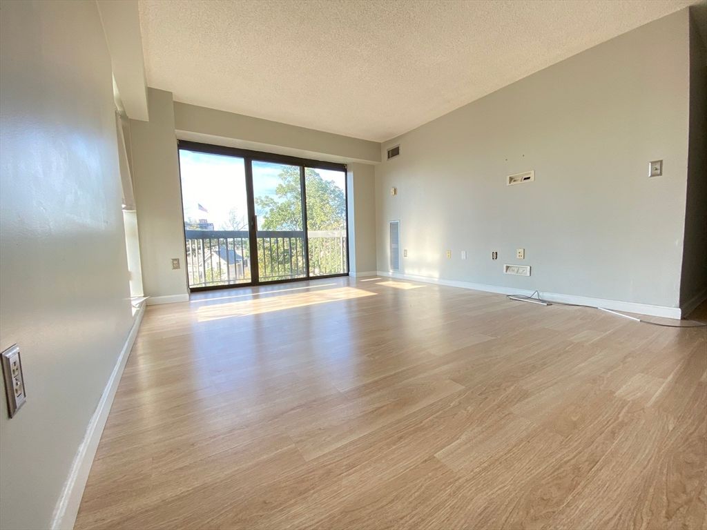 15 N Beacon 226, Boston, MA 02134