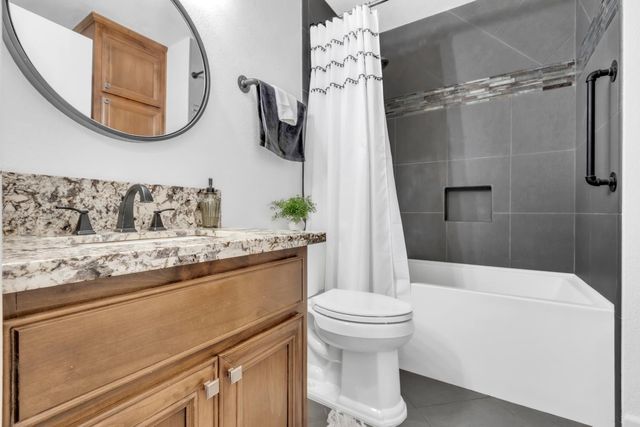 2827 Leslie Ln, West Sacramento, CA 95691