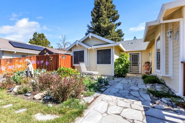 2827 Leslie Ln, West Sacramento, CA 95691