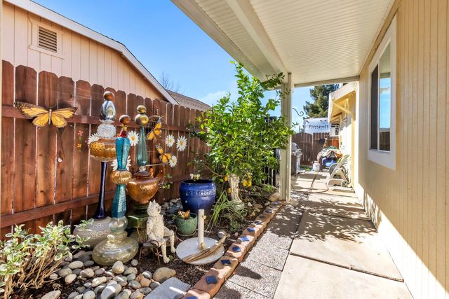 2827 Leslie Ln, West Sacramento, CA 95691