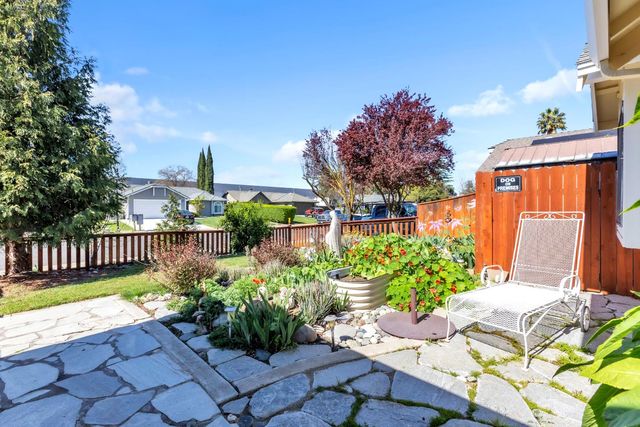 2827 Leslie Ln, West Sacramento, CA 95691