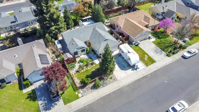 2827 Leslie Ln, West Sacramento, CA 95691