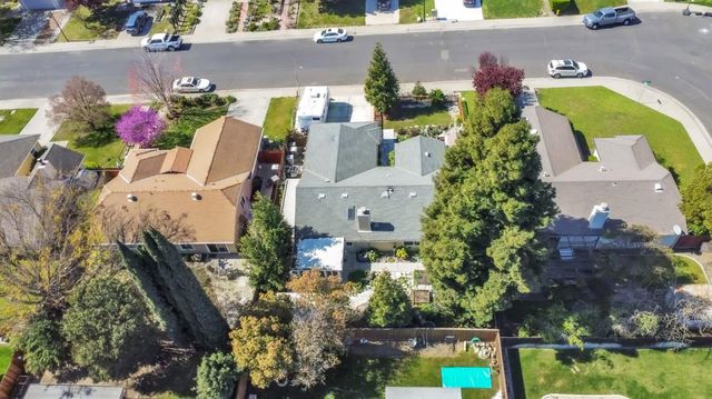2827 Leslie Ln, West Sacramento, CA 95691