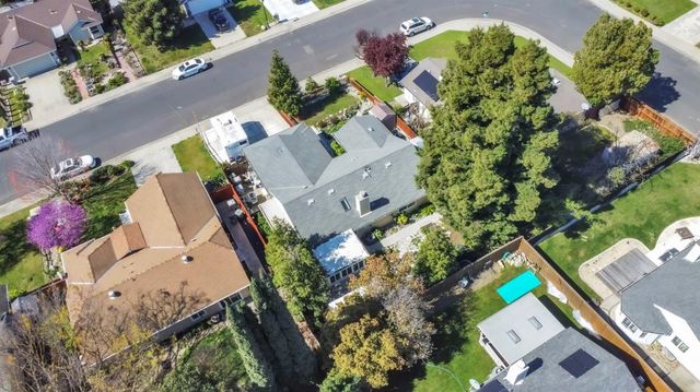 2827 Leslie Ln, West Sacramento, CA 95691