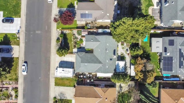 2827 Leslie Ln, West Sacramento, CA 95691