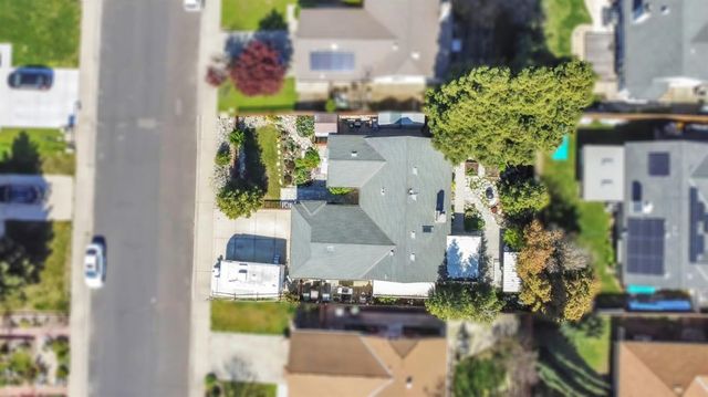 2827 Leslie Ln, West Sacramento, CA 95691