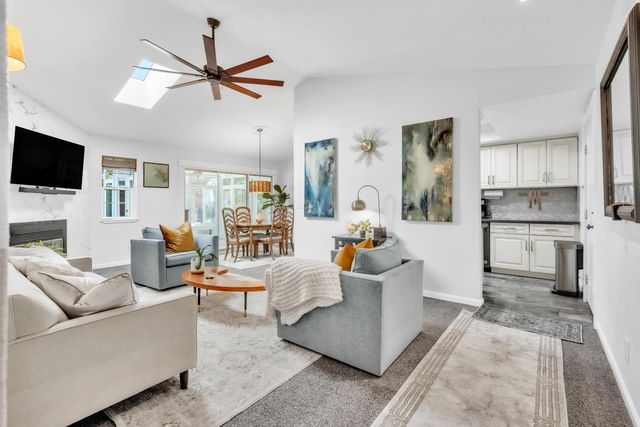 2827 Leslie Ln, West Sacramento, CA 95691