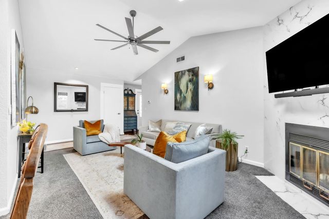 2827 Leslie Ln, West Sacramento, CA 95691