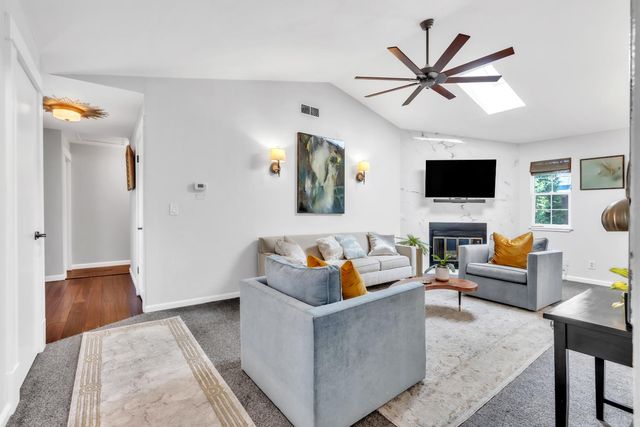 2827 Leslie Ln, West Sacramento, CA 95691