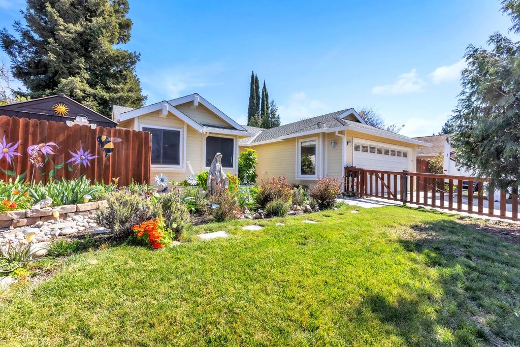 2827 Leslie Ln, West Sacramento, CA 95691