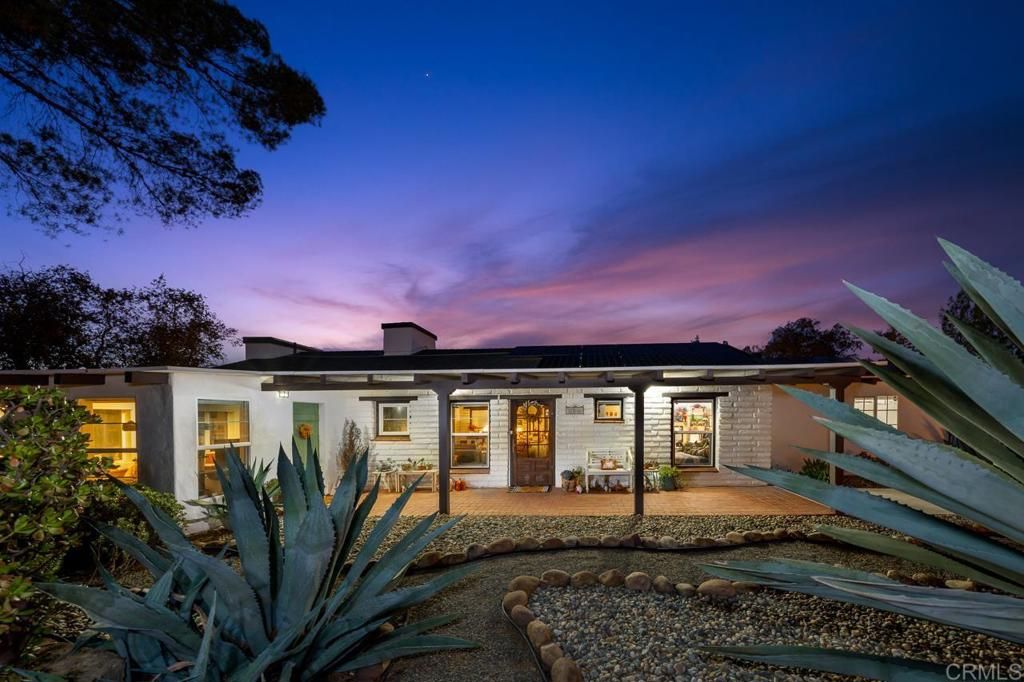 1356 S Grade Rd, Alpine, CA 91901