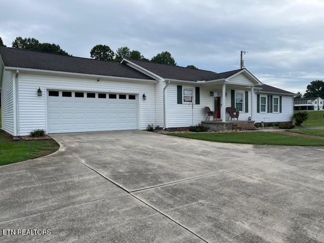 812 New Clear Branch Rd, Rocky Top, TN 37769