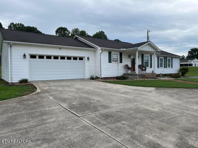 812 New Clear Branch Rd, Rocky Top, TN 37769