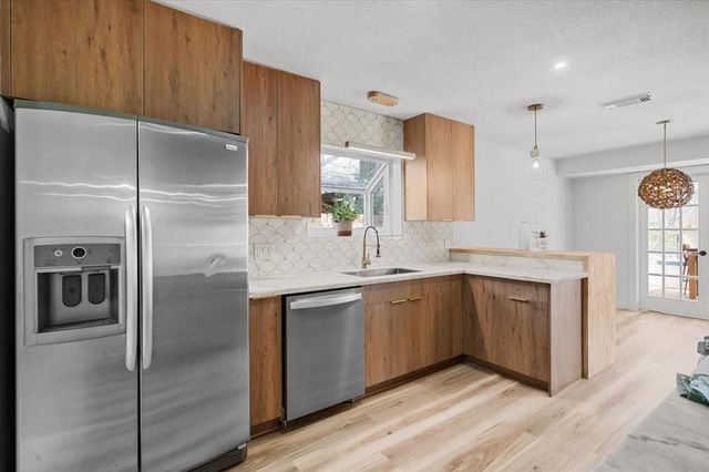 9223 Independence LOOP, Austin, TX 78748