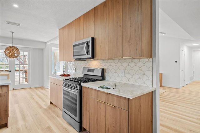 9223 Independence LOOP, Austin, TX 78748