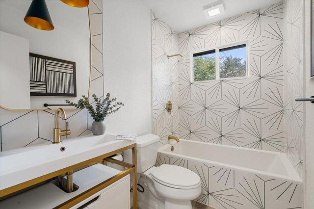 9223 Independence LOOP, Austin, TX 78748