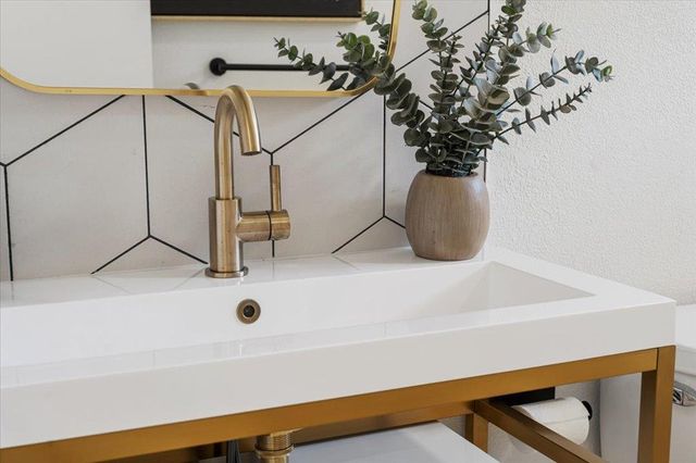 9223 Independence LOOP, Austin, TX 78748