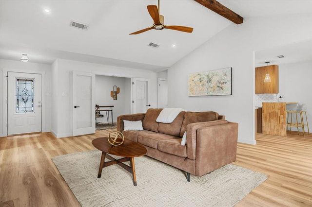 9223 Independence LOOP, Austin, TX 78748