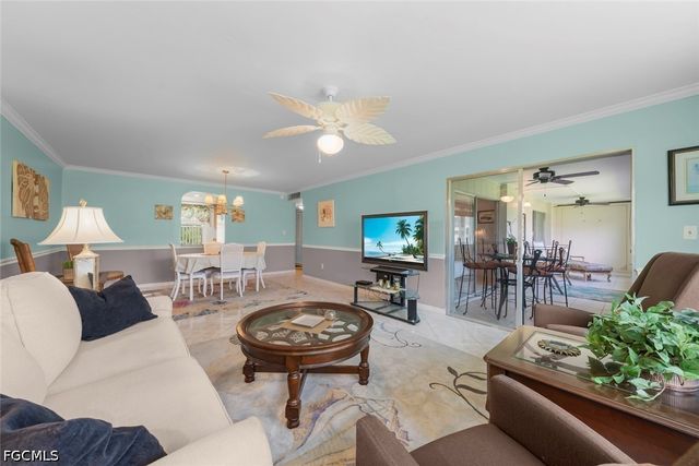 6102 Augusta DR 207, Fort Myers, FL 33907
