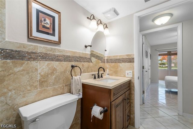 6102 Augusta DR 207, Fort Myers, FL 33907