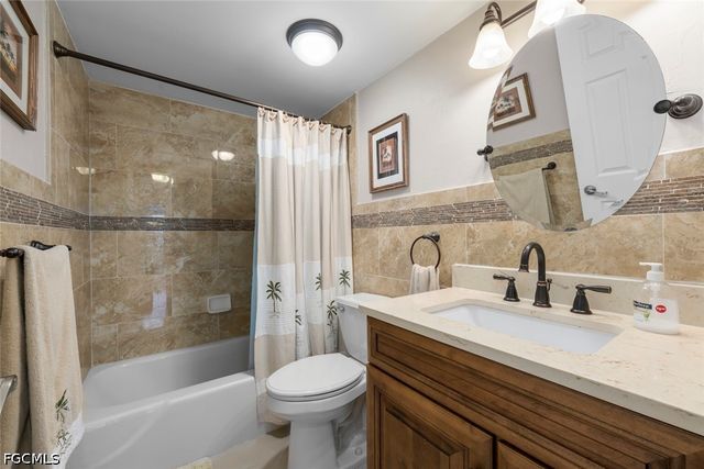 6102 Augusta DR 207, Fort Myers, FL 33907