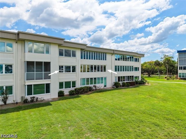 6102 Augusta DR 207, Fort Myers, FL 33907