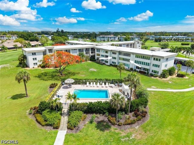 6102 Augusta DR 207, Fort Myers, FL 33907