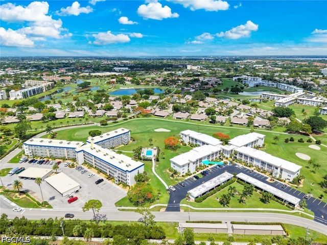 6102 Augusta DR 207, Fort Myers, FL 33907