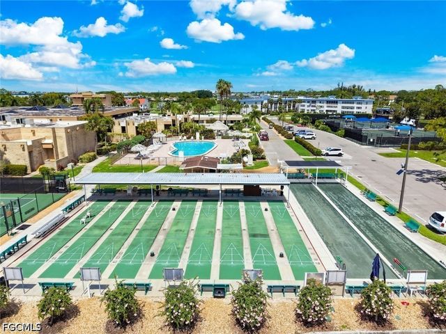 6102 Augusta DR 207, Fort Myers, FL 33907