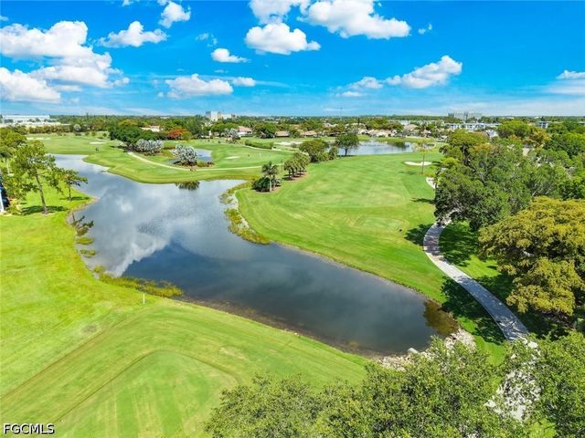 6102 Augusta DR 207, Fort Myers, FL 33907