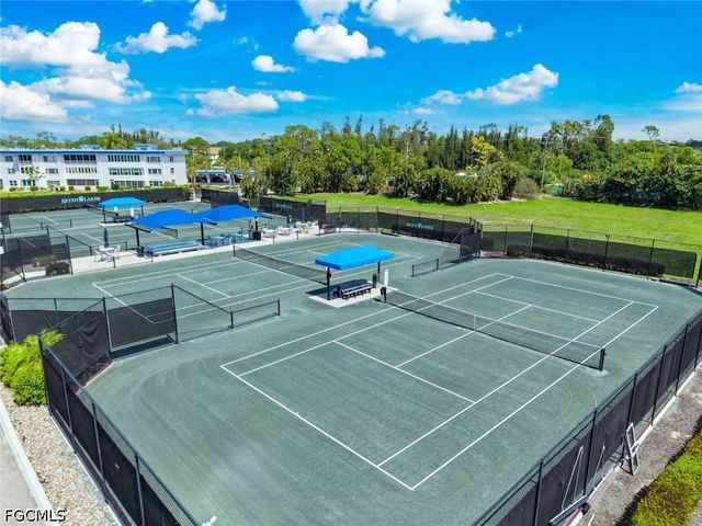 6102 Augusta DR 207, Fort Myers, FL 33907