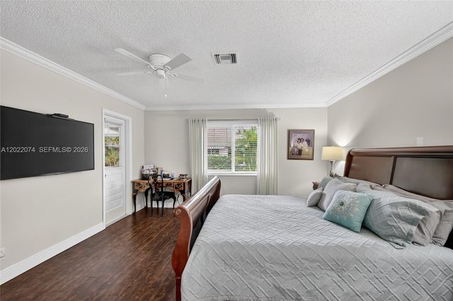 6989 Clover Ct, Lake Worth, FL 33467