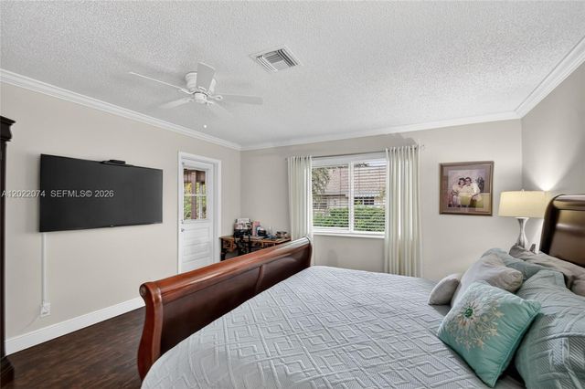 6989 Clover Ct, Lake Worth, FL 33467