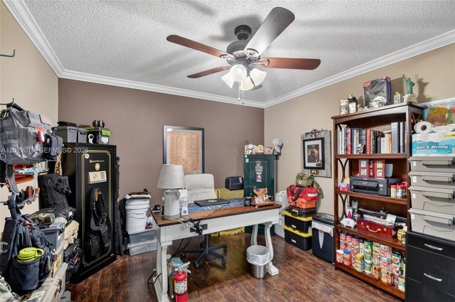 6989 Clover Ct, Lake Worth, FL 33467